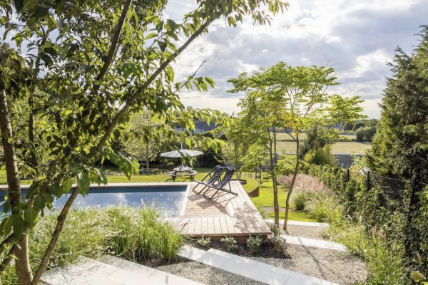 Architecte paysagiste ou jardinier : quelles sont les différences et lequel choisir pour votre projet ?