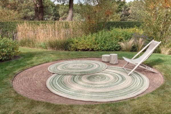 ❓ Pourquoi le mobilier extérieur haut de gamme et les tapis Limited Edition transforment-ils réellement un jardin ?