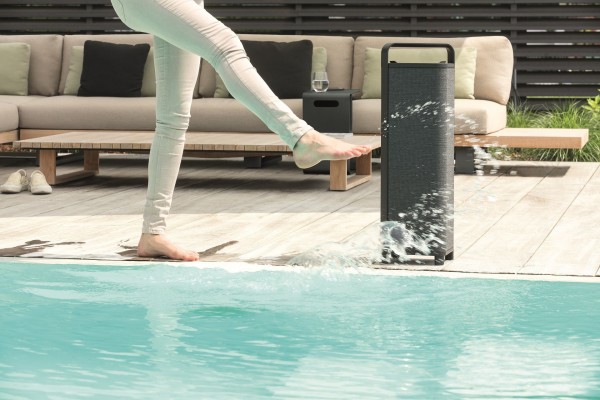 ❓ Pourquoi les Escape Speakers sont-ils parfaits pour profiter de la musique au bord de la piscine ?